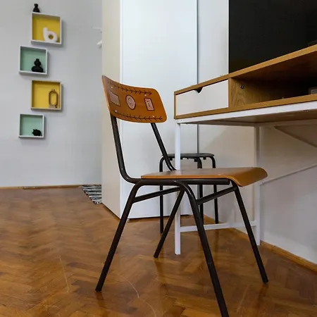 Poli24 Apartman *